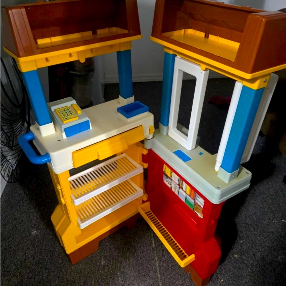 ✨RARE✨ Vintage Fisher Price McDonald’s Restaurant with Ice Cream/Drink machine